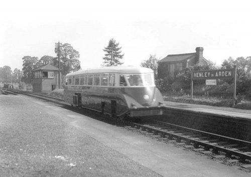 Railcar at Henley-in-Arden