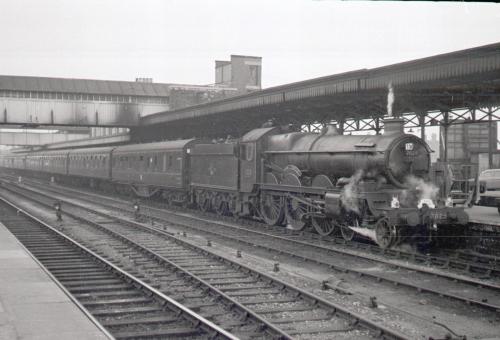 Clun Castle (7029) at Worcester Shrub Hill station before being withdrawn from service